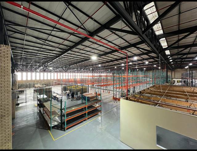 7,486M² WAREHOUSE TO LET IN STRIJDOMPARK